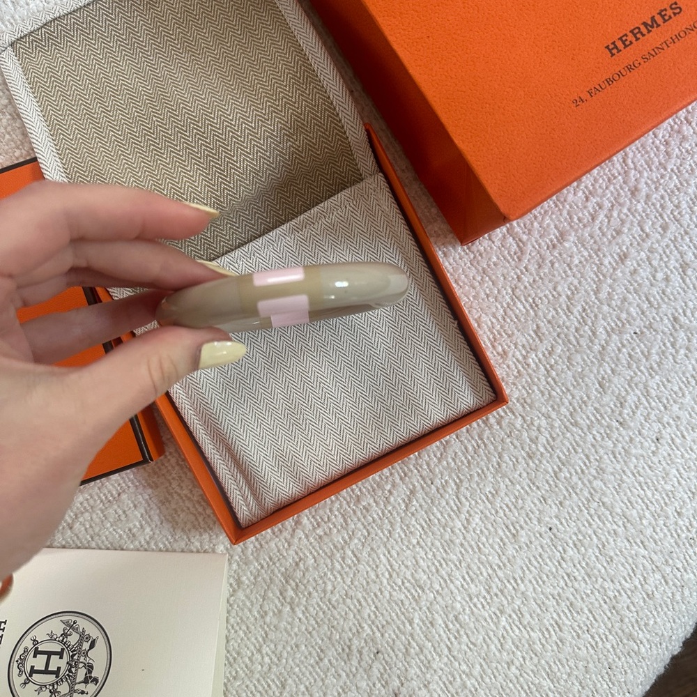Hermes Cream and Pink Bracelet Bold Modern Design - Picture 2 of 7